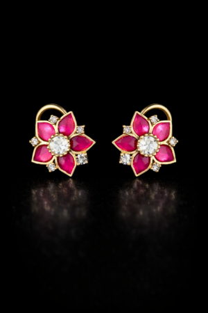 Pia Small Studs