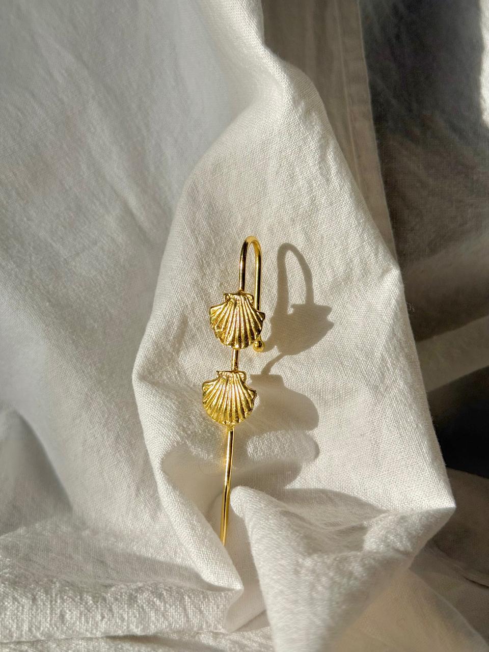 Shell Gold Earcuff
