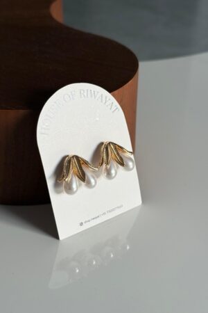 Aeris Gold Pearl Earrings