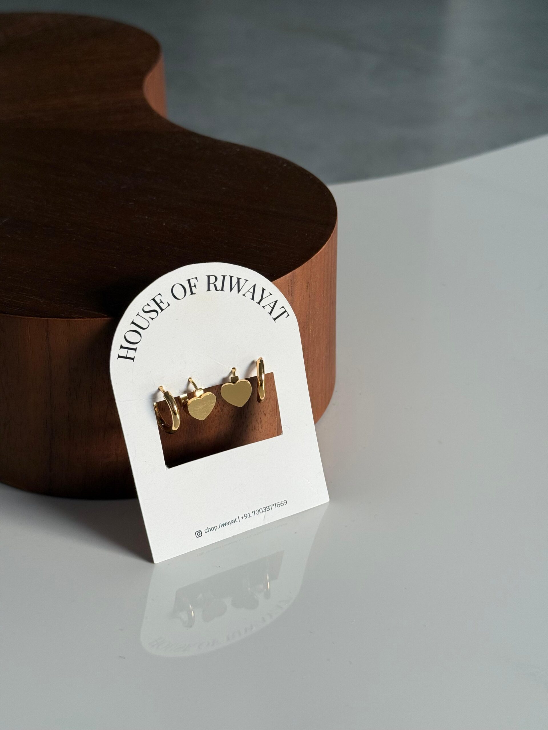 Set of 2 pairs of Hoop Earrings - Image 2