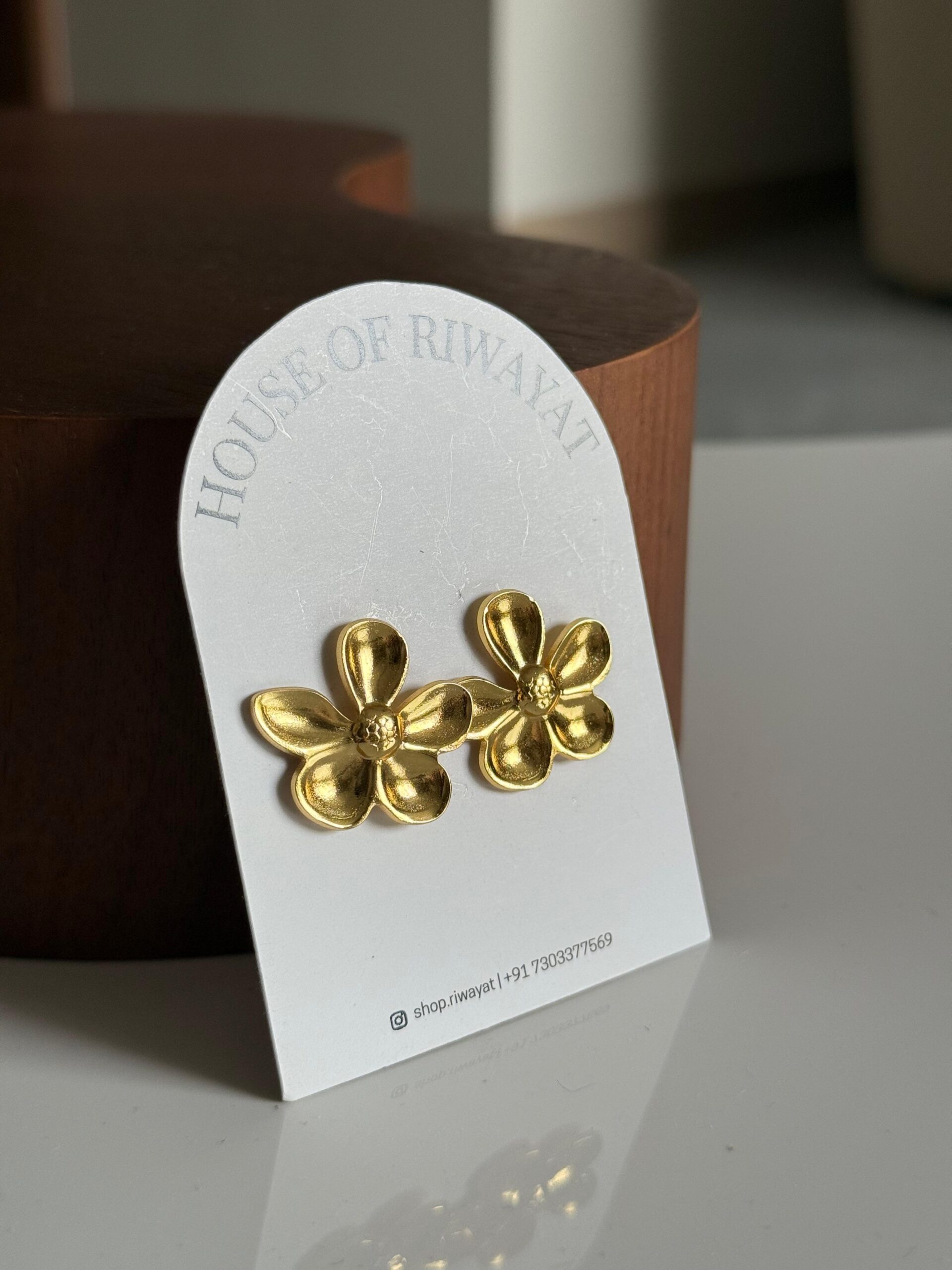 Gia Flower Earrings - Image 2