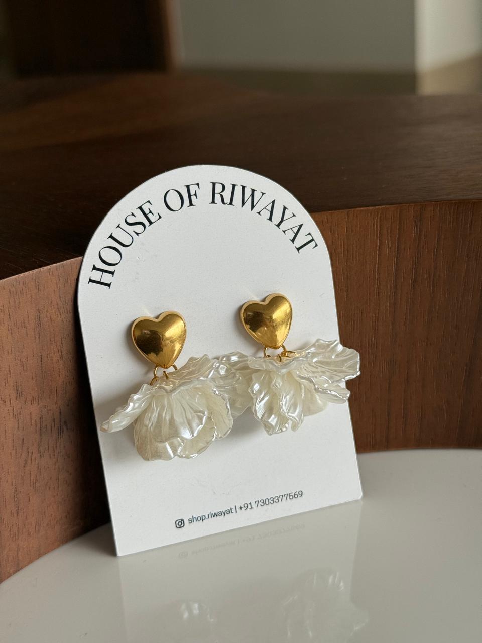 Heart Pearl Flatters Earrings